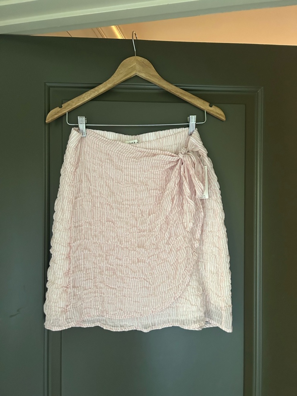 Anthropologie cloth & stone Light Pink Mini Wrap Skirt with Side Tie